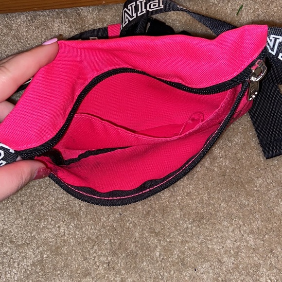 VS Pink Fanny pack - Picture 2 of 2
